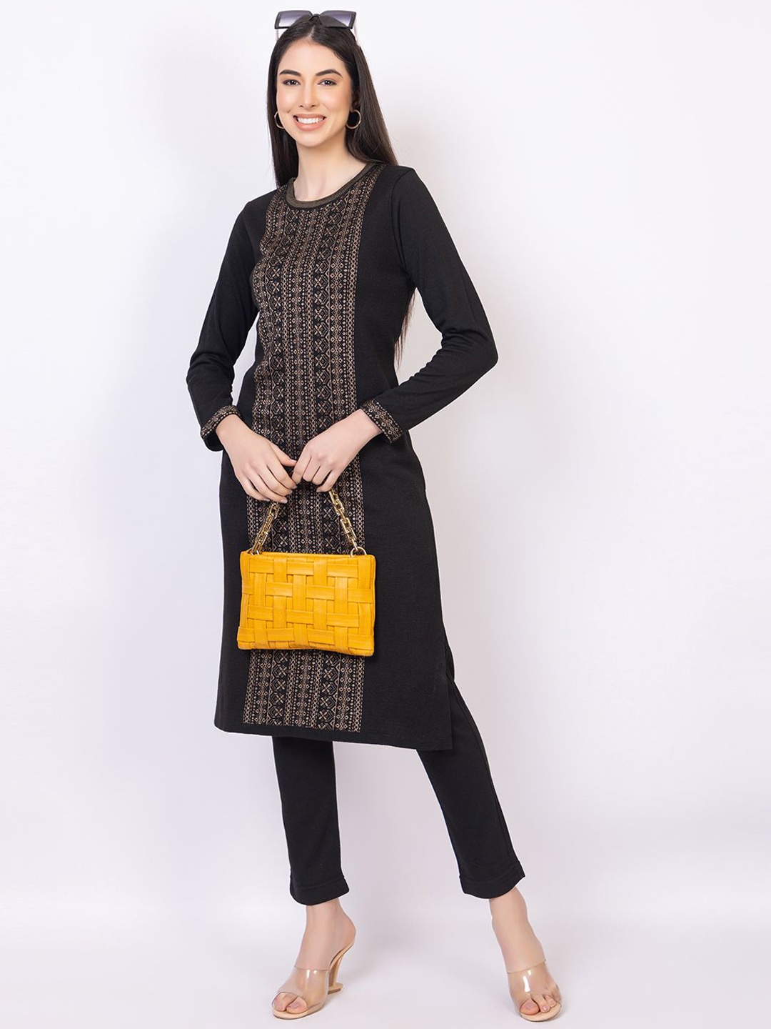 

Anouk Women Geometric Embroidered Thread Work Jacquard Winter Wear Kurta, Black