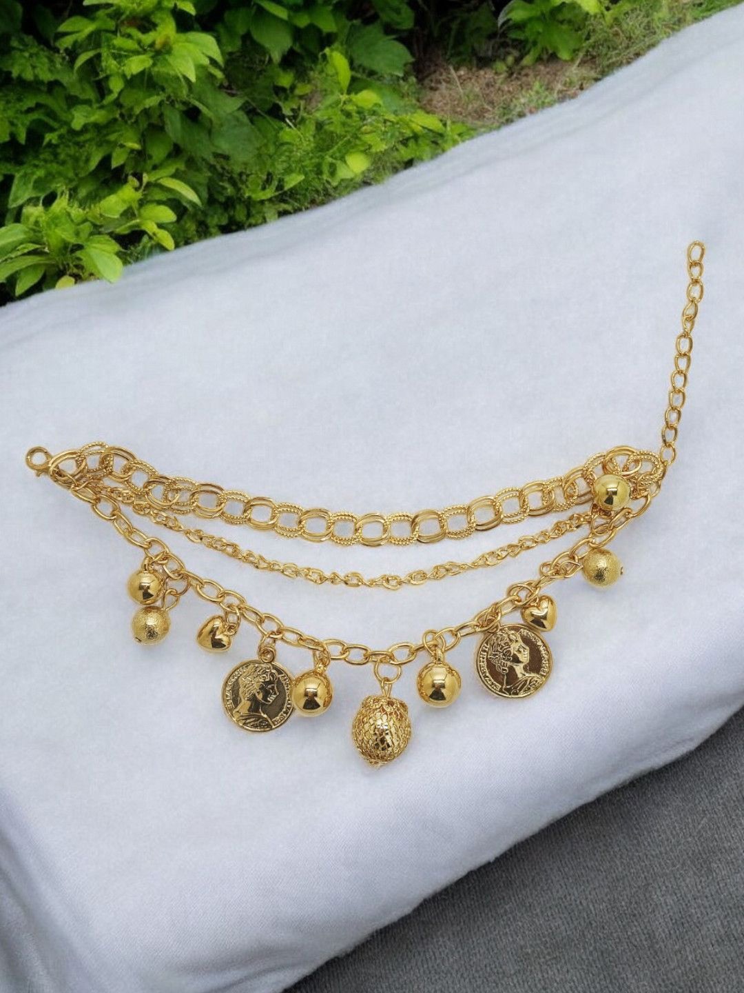 

FEMMIBELLA Gold-Plated Charm Bracelet