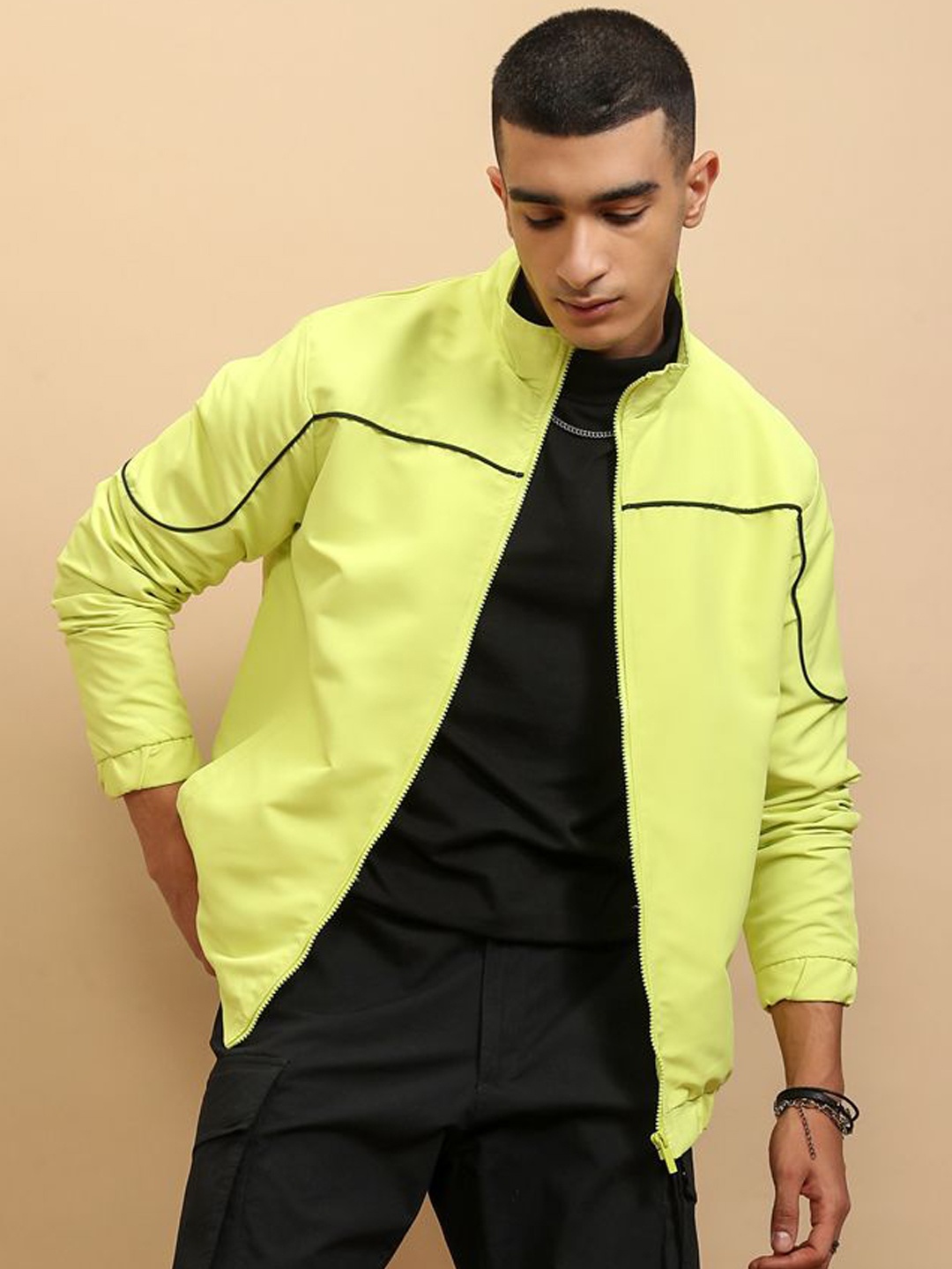 

HIGHLANDER Men Colourblocked Crop Outdoor Bomber Jacket, Green