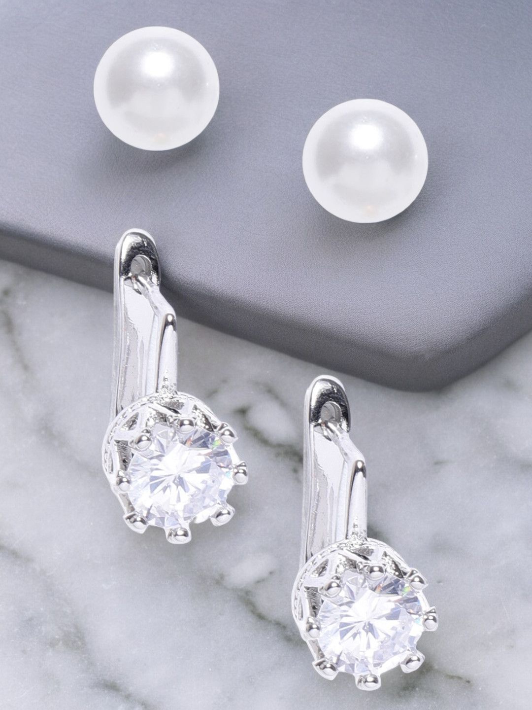 

fabula Contemporary Studs Earrings, Silver