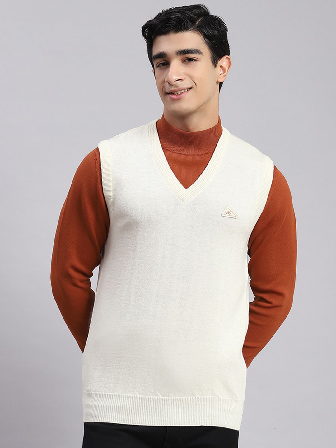 

Monte Carlo Men Woollen Sweater Vest, Off white