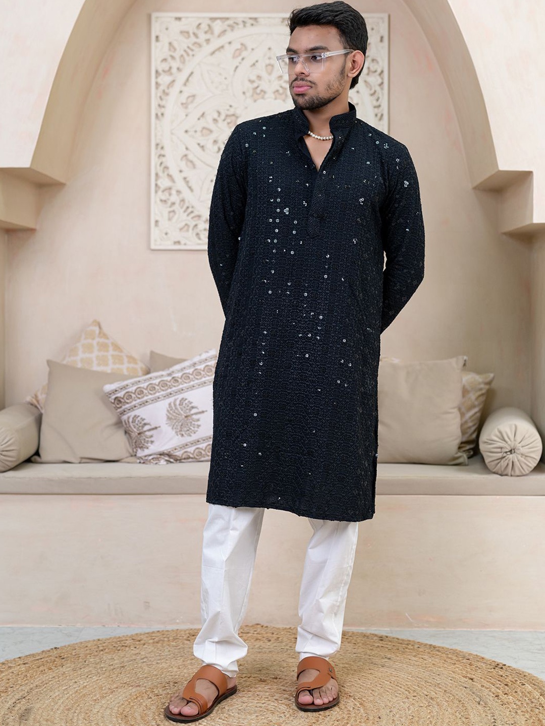 

Tistabene Geometric Embroidered Mandarin Collar Sequinned Cotton Kurta, Black