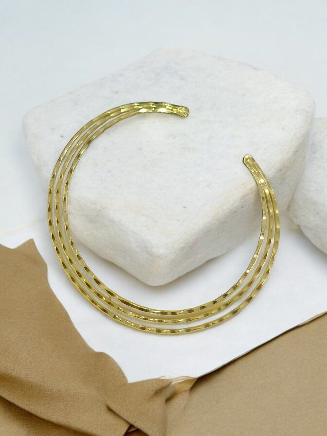 

Niska Gold-Plated Necklace