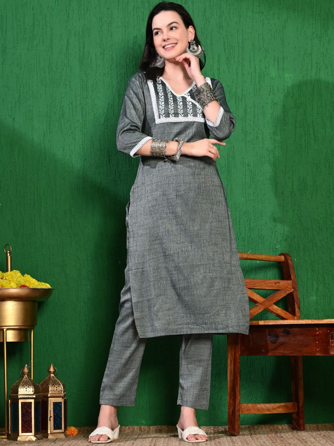 

Sangria Floral Yoke Design Thread Work Kurta with Trousers & Dupatta, Grey