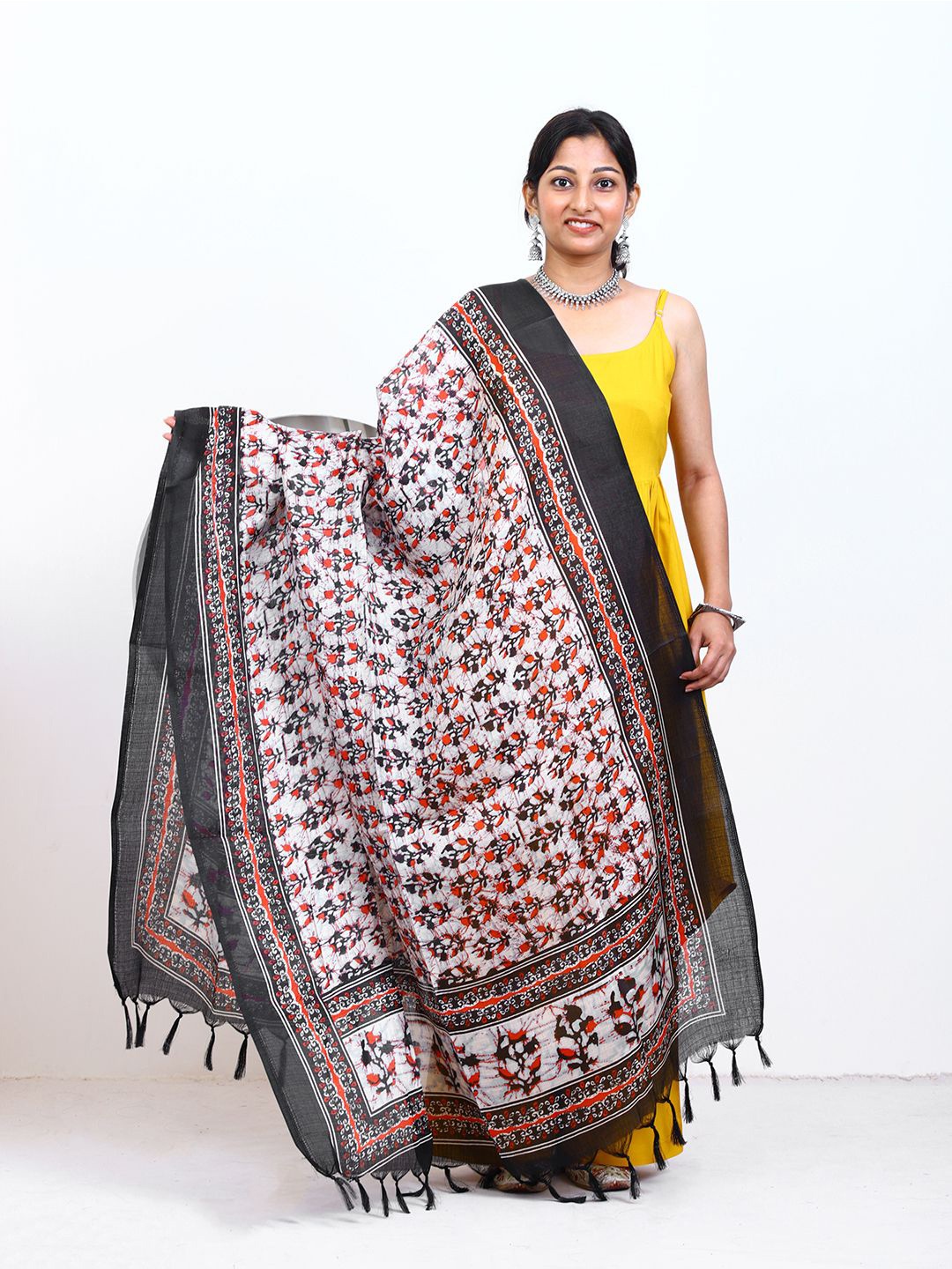 

DEEBACO Printed Dupatta, White
