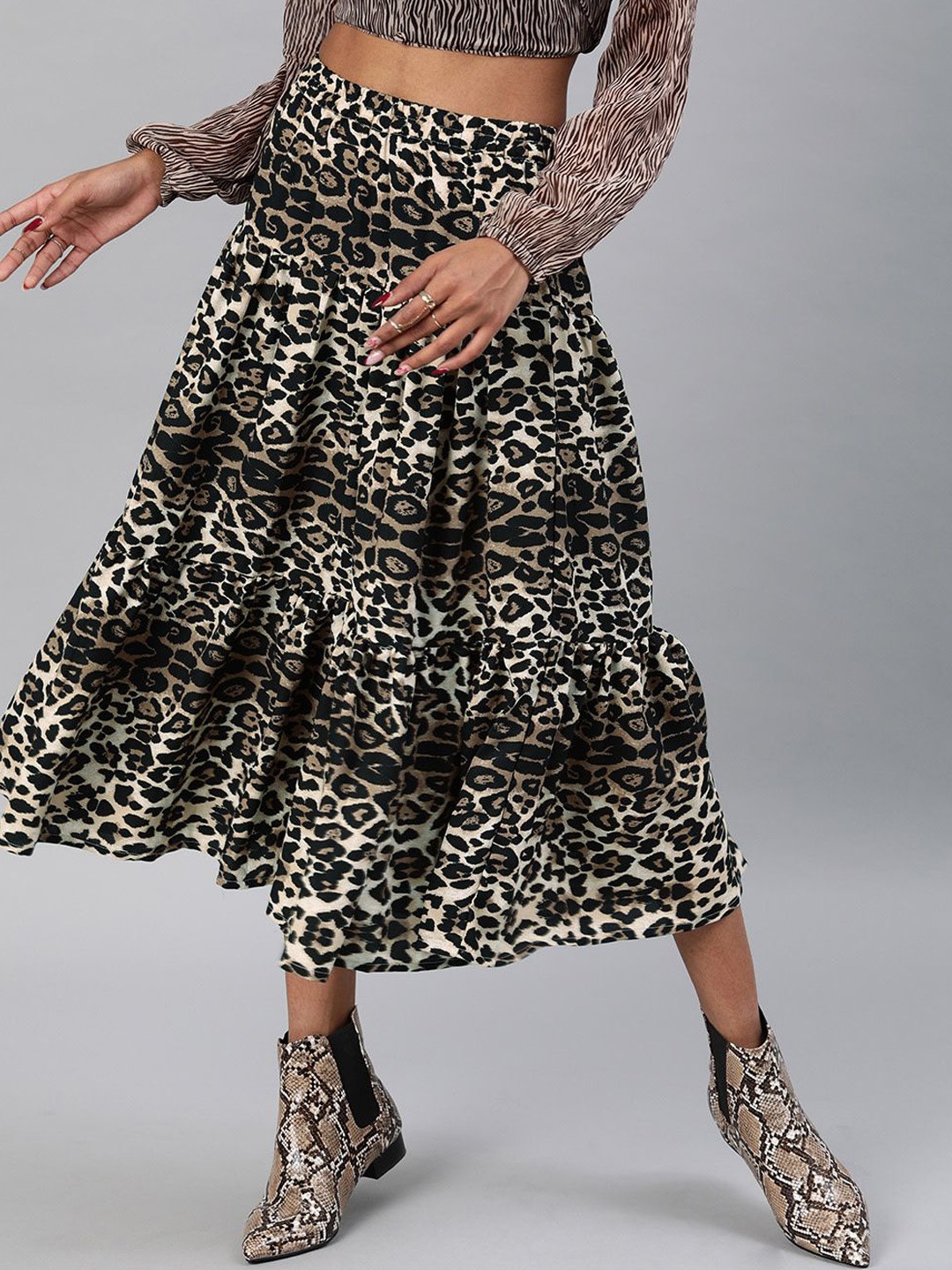 

Sera Tiger Printed Flared Abstract Midi Skirts, Beige