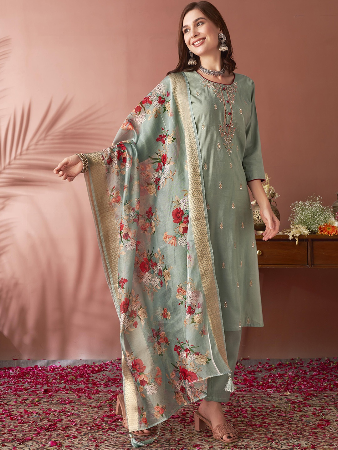 

Anouk Women Floral Yoke Design Regular Thread Work Kurta with Trousers & With Dupatta, Olive