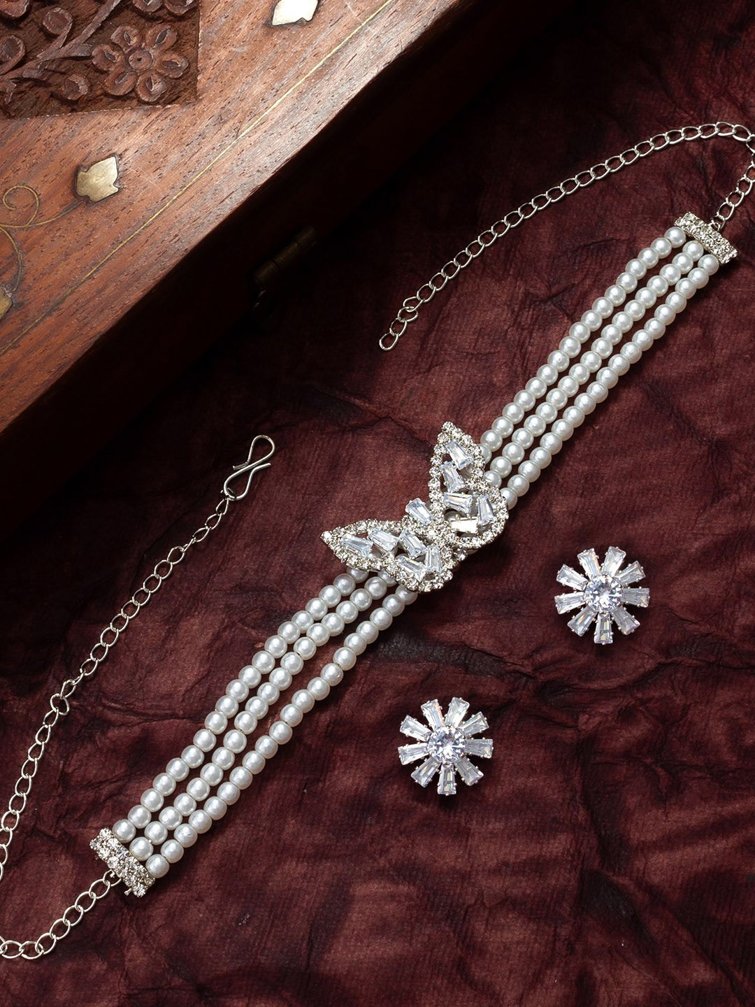 

aadita Stone-Studded Jewellery Set, Silver