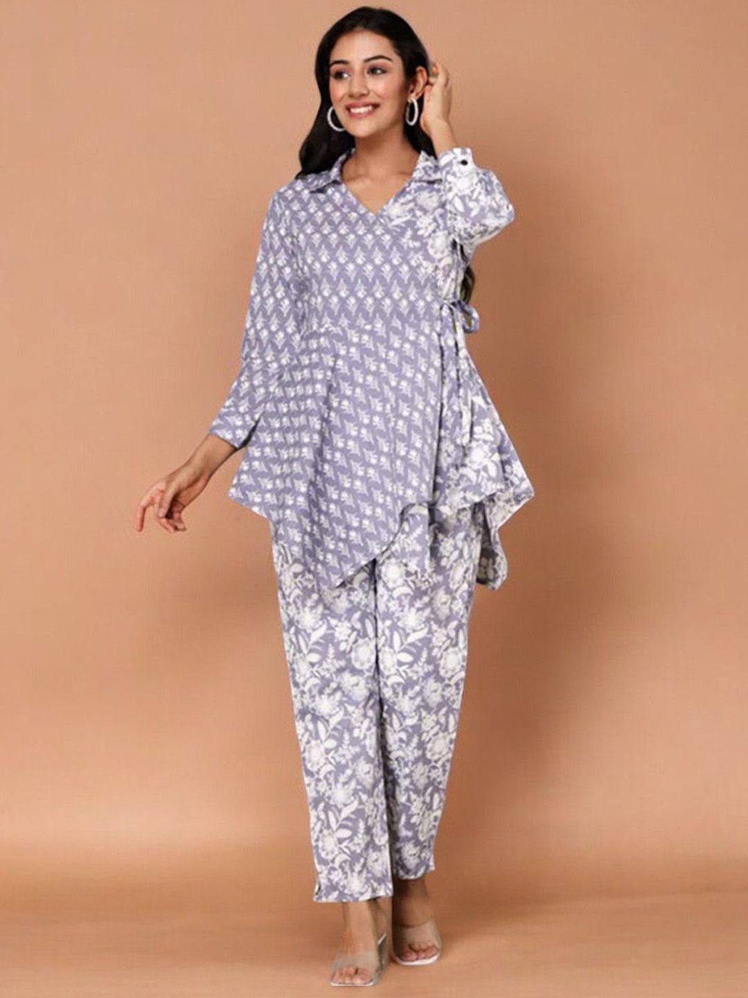 

ARAVALII Floral Printed V-Neck Pure Cotton Top With Trouser, Purple