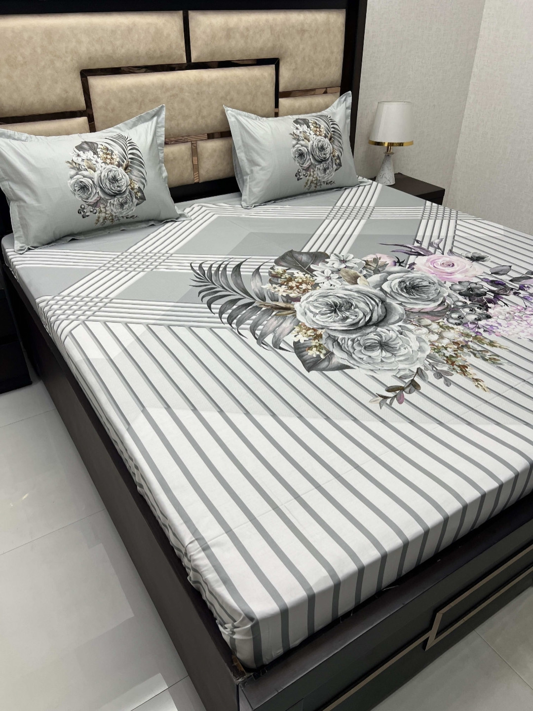 

Pure Decor Grey & White Floral 600 TC King Bedsheet with 2 Pillow Covers