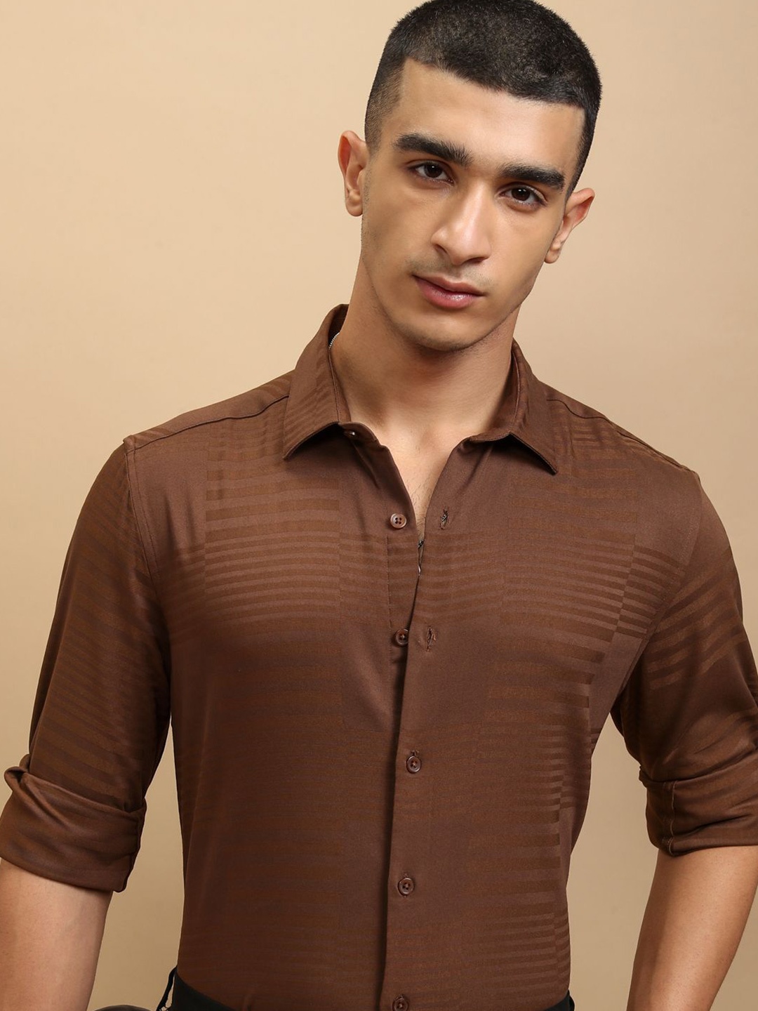 

Highlander Men Dobby Textured Solid Occation Slim Fit Shirt, Brown