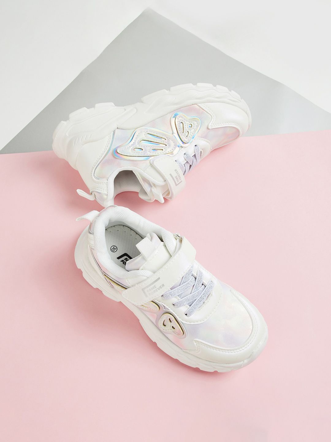 

Fame Forever by Lifestyle Girls Round Toe Sneakers, White