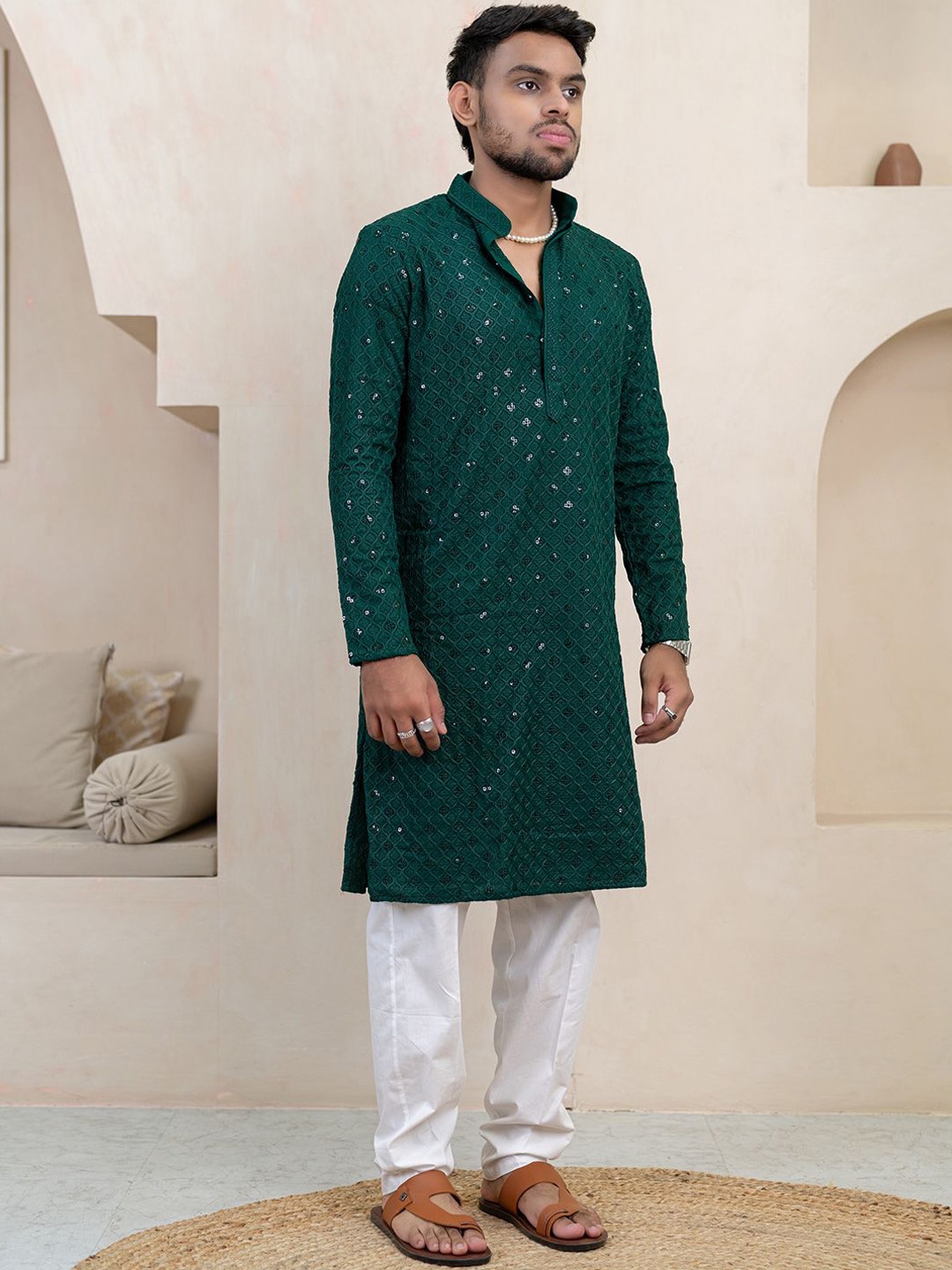 

Tistabene Geometric Embroidered Mandarin Collar Sequinned Cotton Kurta, Green