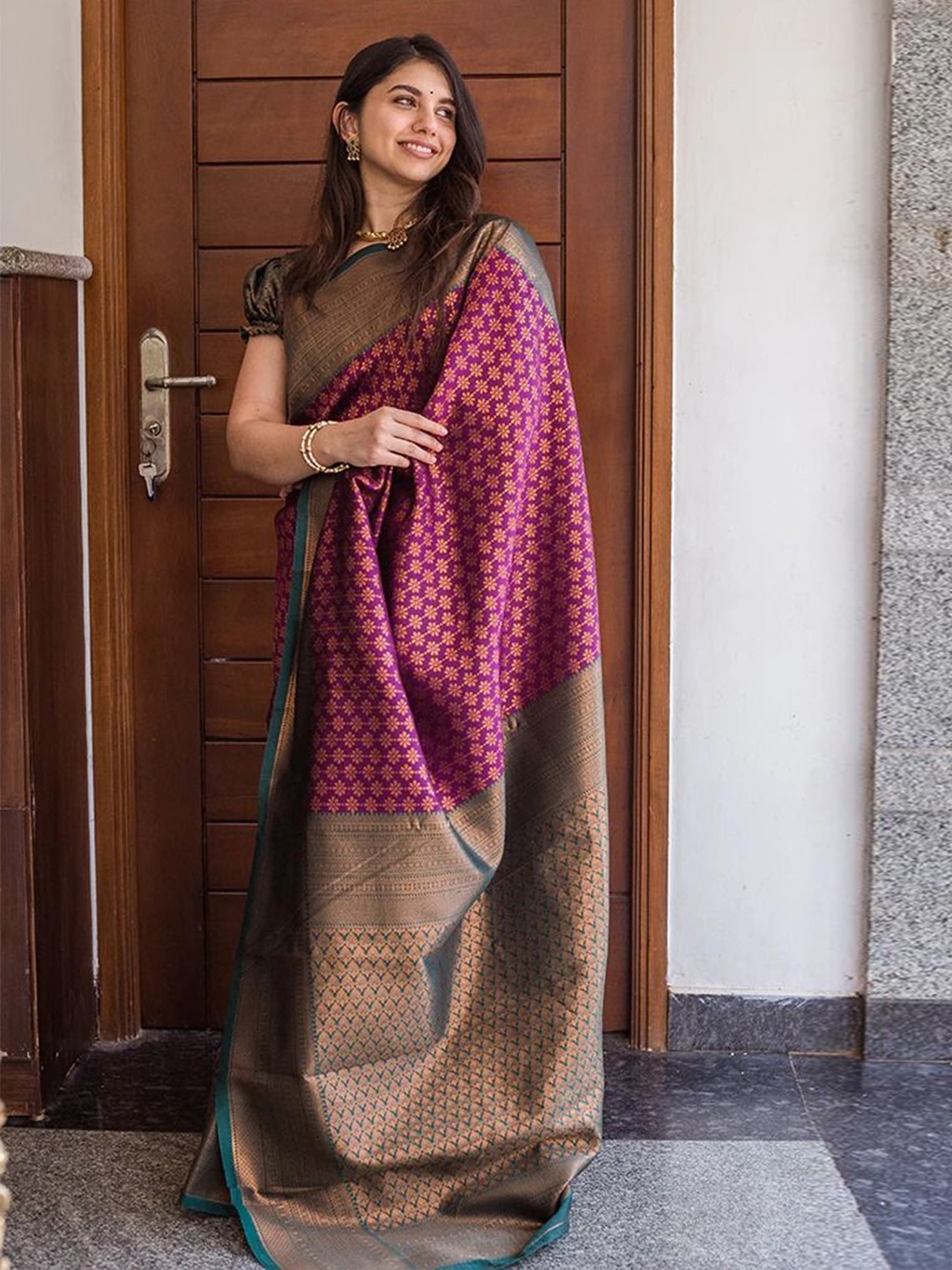 

bansari textiles Woven Design Zari Silk Blend Banarasi Saree, Purple