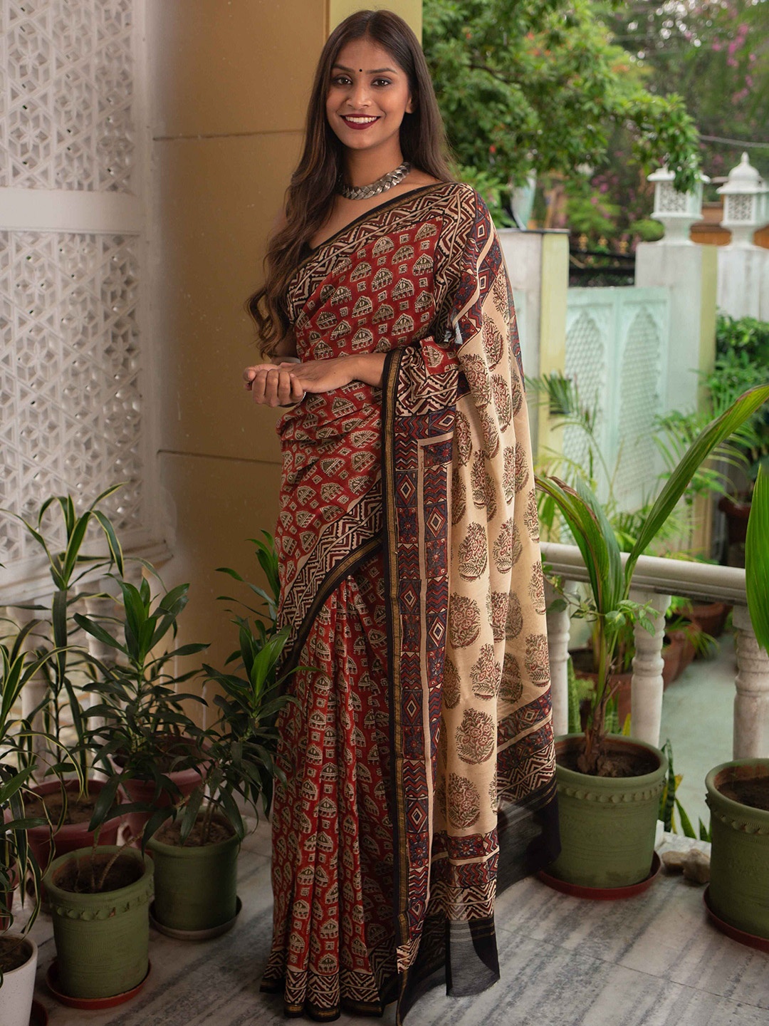 

Moora Ethnic Motifs Zari Pure Cotton Bagru Saree, Red