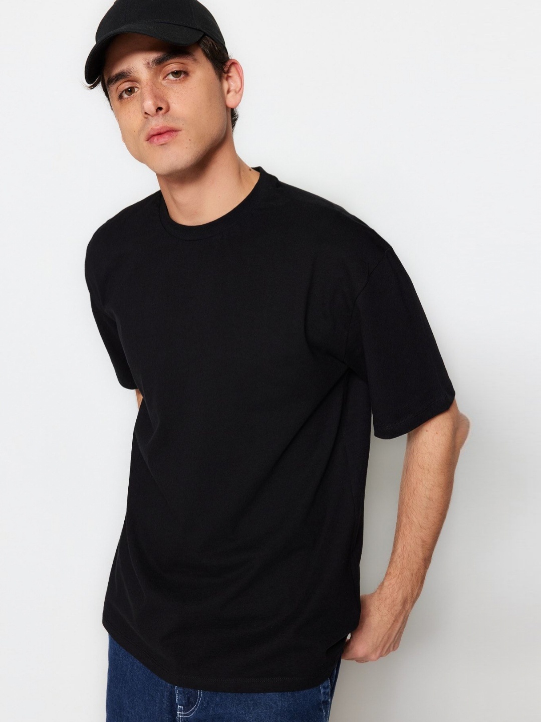 

Trendyol Men Solid Round Neck Cotton Oversized T-Shirt, Na