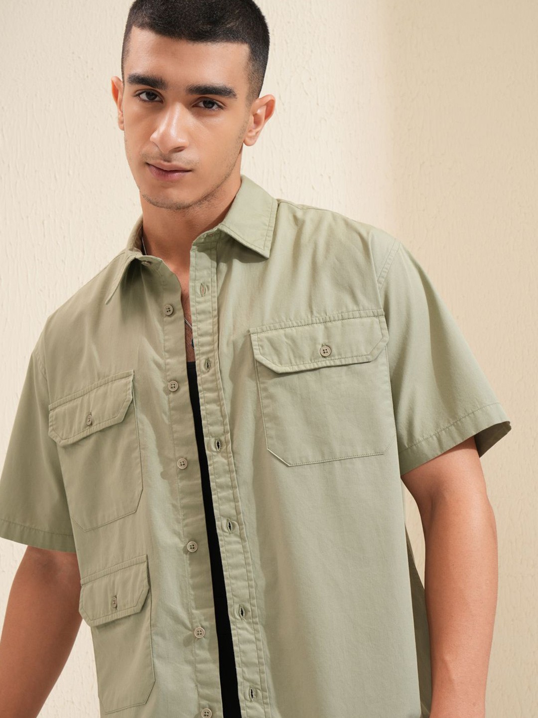 

Highlander Men Solid Utility Pocket Oversized Regular Fit Shirt, Green