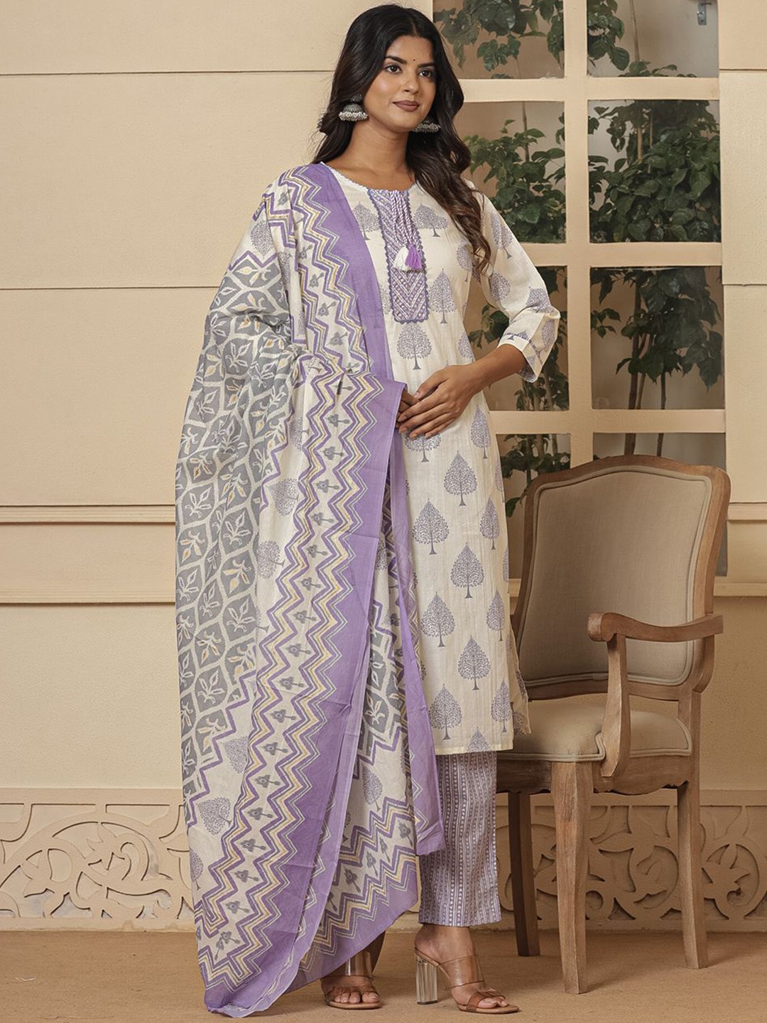 

Yufta Women Ethnic Motifs Embroidered Regular Sequinned Pure Cotton Kurta with Trousers & With Dupatta, Purple