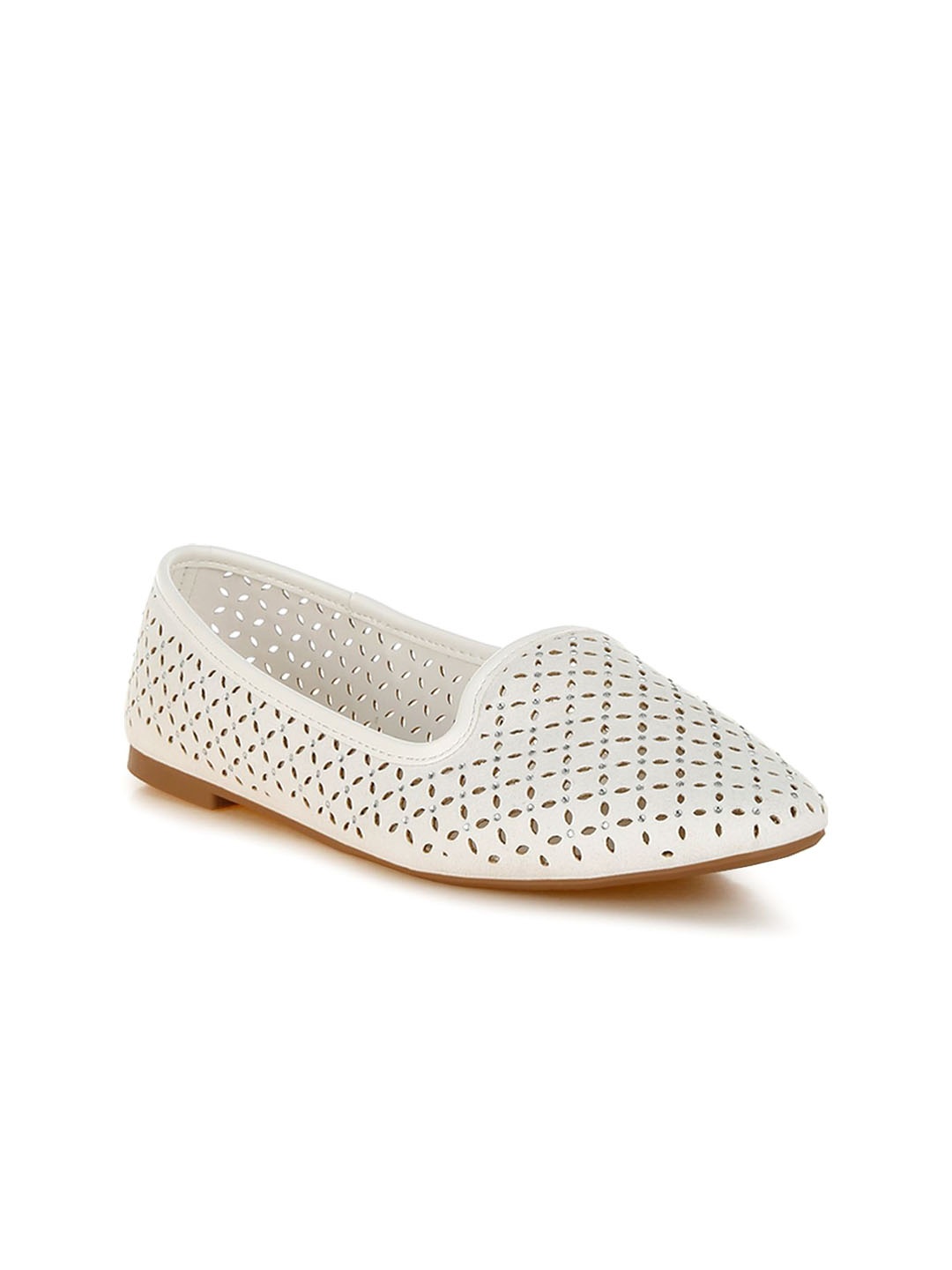 

London Rag Women Textured Ballerinas Flats With Laser Cuts, White