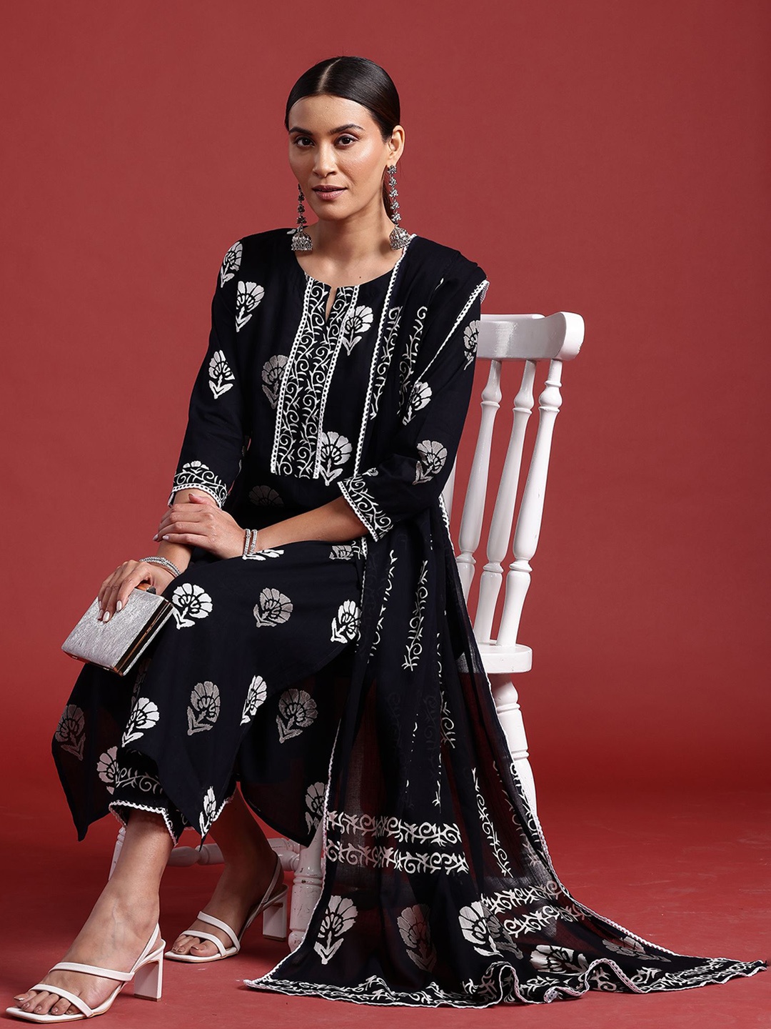 

Anouk Women Floral Printed Regular Pure Cotton Kurta with Trousers & With Dupatta, Black