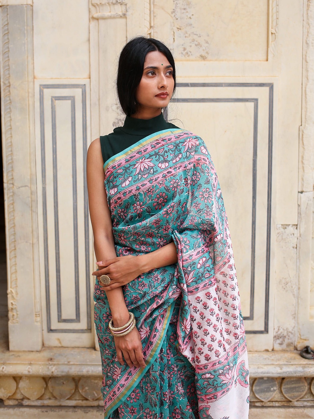 

Moora Floral Zari Pure Cotton Bagru Saree, Green
