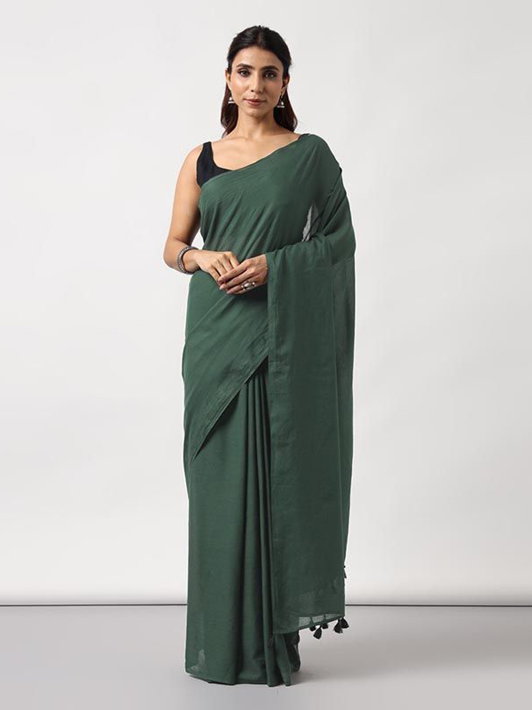 

Moora Solid Pure Cotton Bagru Saree, Green