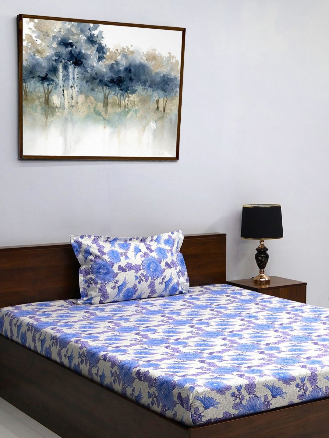 

BOMBAY DYEING Cardinal Blue & White Floral 120 TC Pure Cotton Single Bedsheet Set