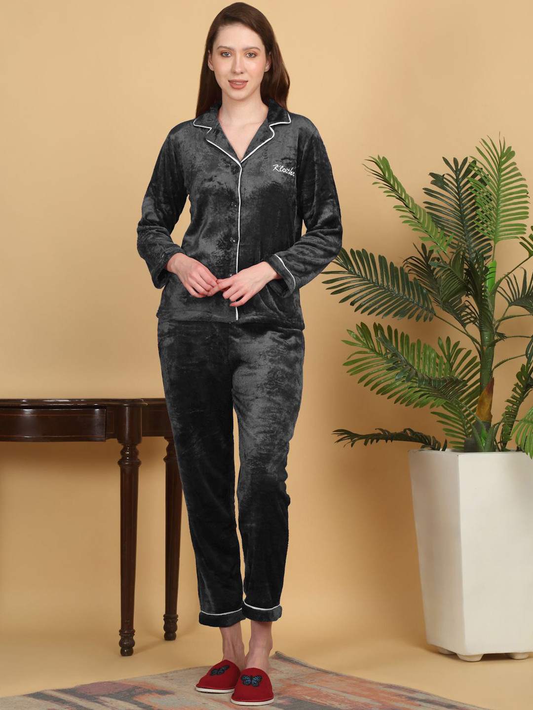 

KLOTTHE Lapel Collar Woollen Shirt With Pyjamas, Black