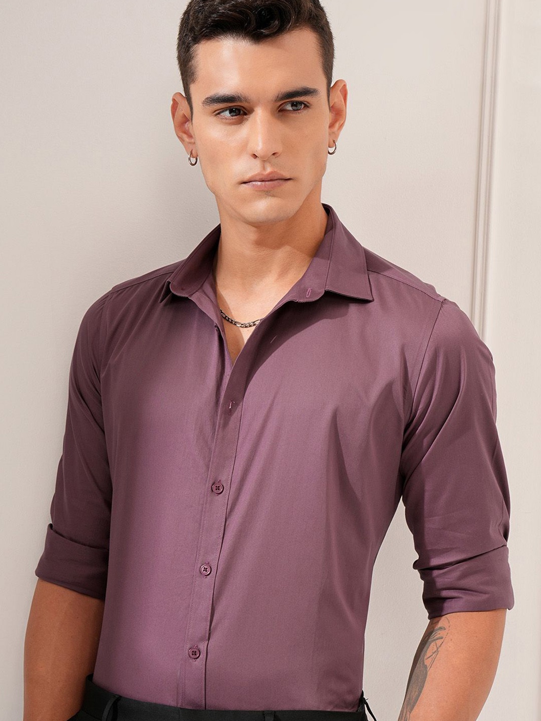 

Highlander Men Rose Solid Occasion Slim Fit Shirt