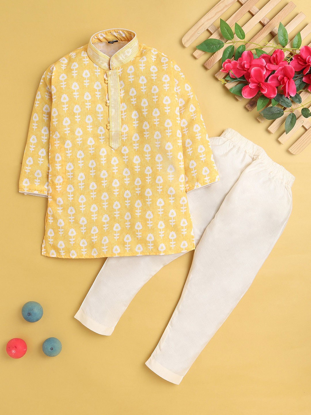 

Jeetethnics Boys Floral Printed Regular Kurta with Pyjamas, Yellow