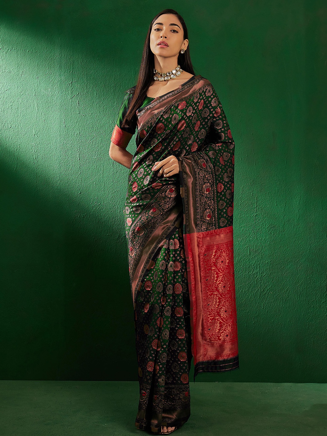 

SHADOW & SAINING Woven Design Zari Silk Blend Banarasi Saree, Olive