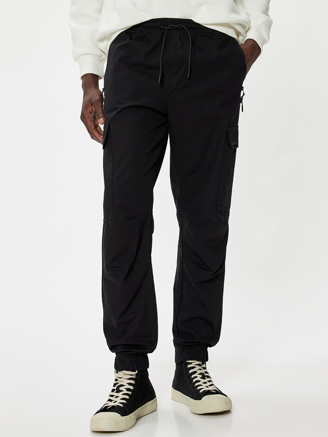 

Koton Men Regular Fit Cargo Joggers, Black