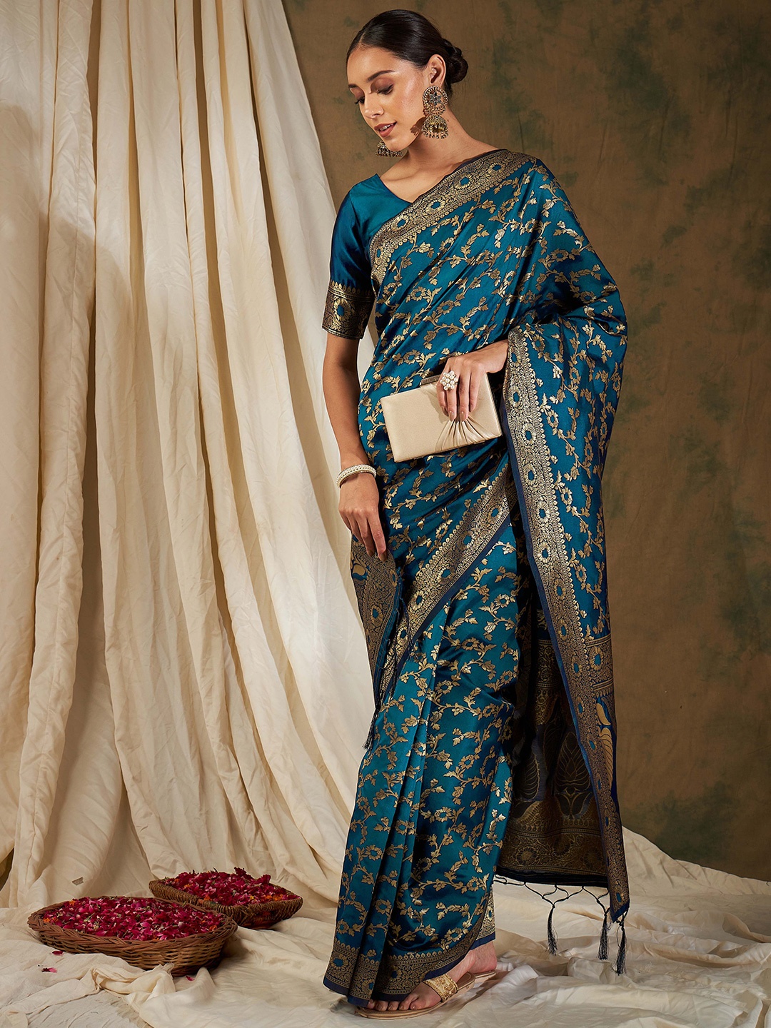 

SHADOW & SAINING Woven Design Zari Banarasi Saree, Teal