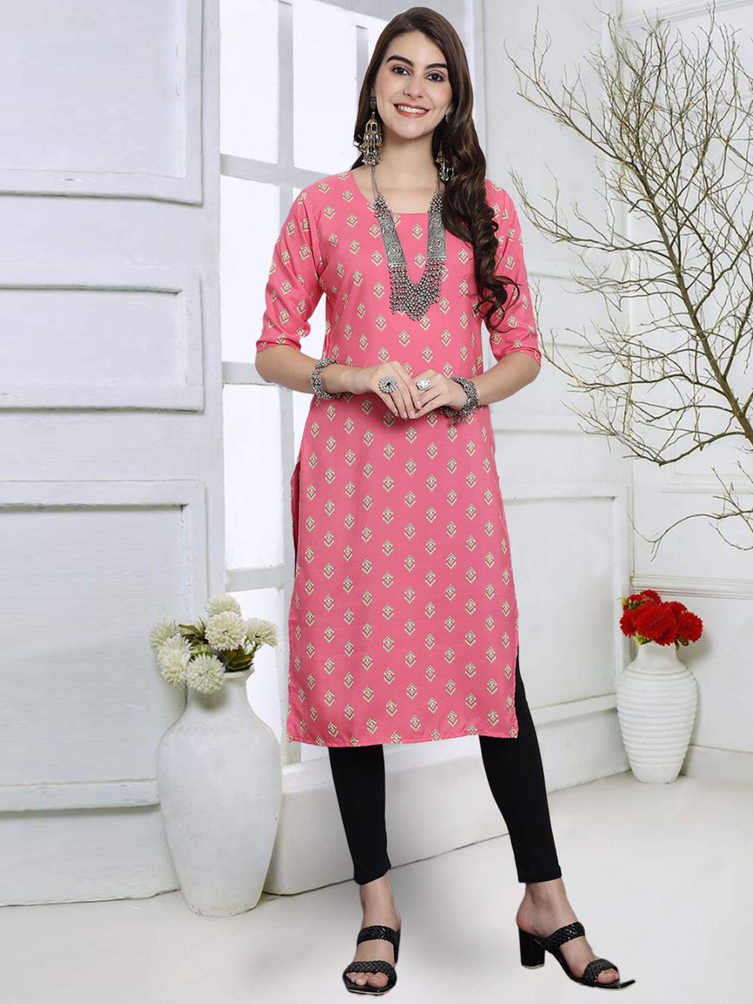 

7Threads Geometric Printed Round Neck Straight Kurta, Pink