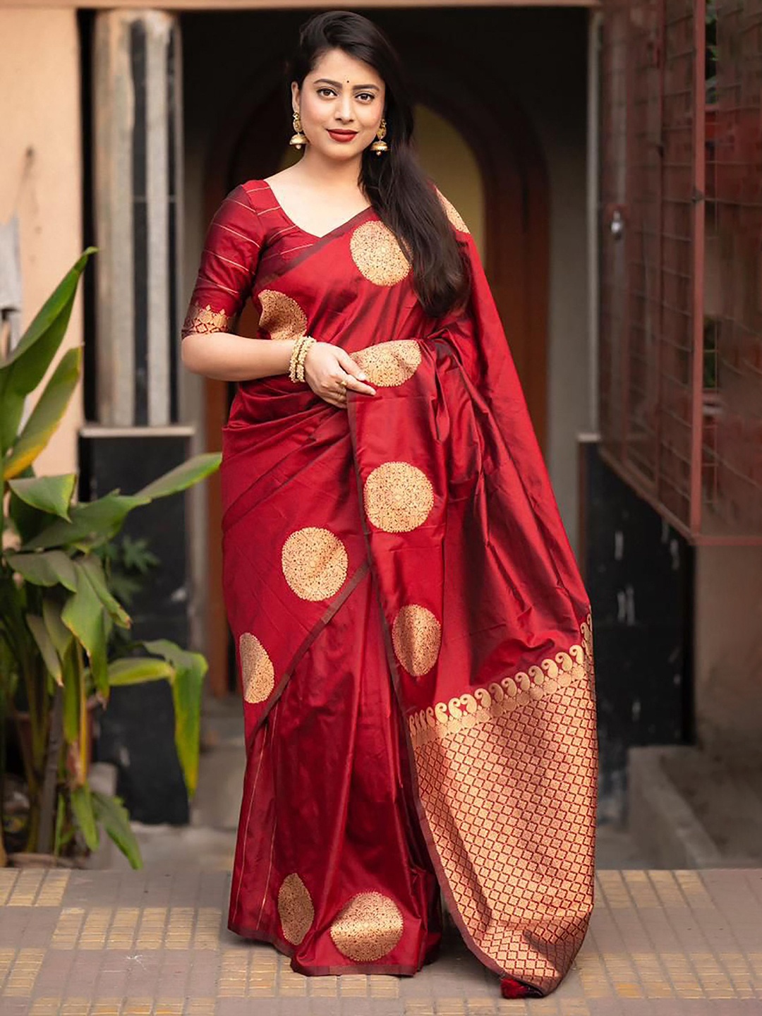 

Anjaneya Sarees Woven Design Zari Banarasi Saree, Red