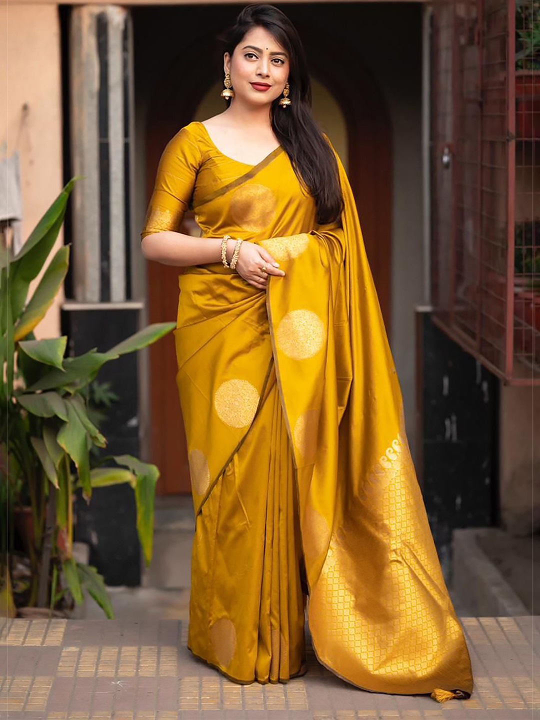 

Anjaneya Sarees Woven Design Zari Banarasi Saree, Yellow