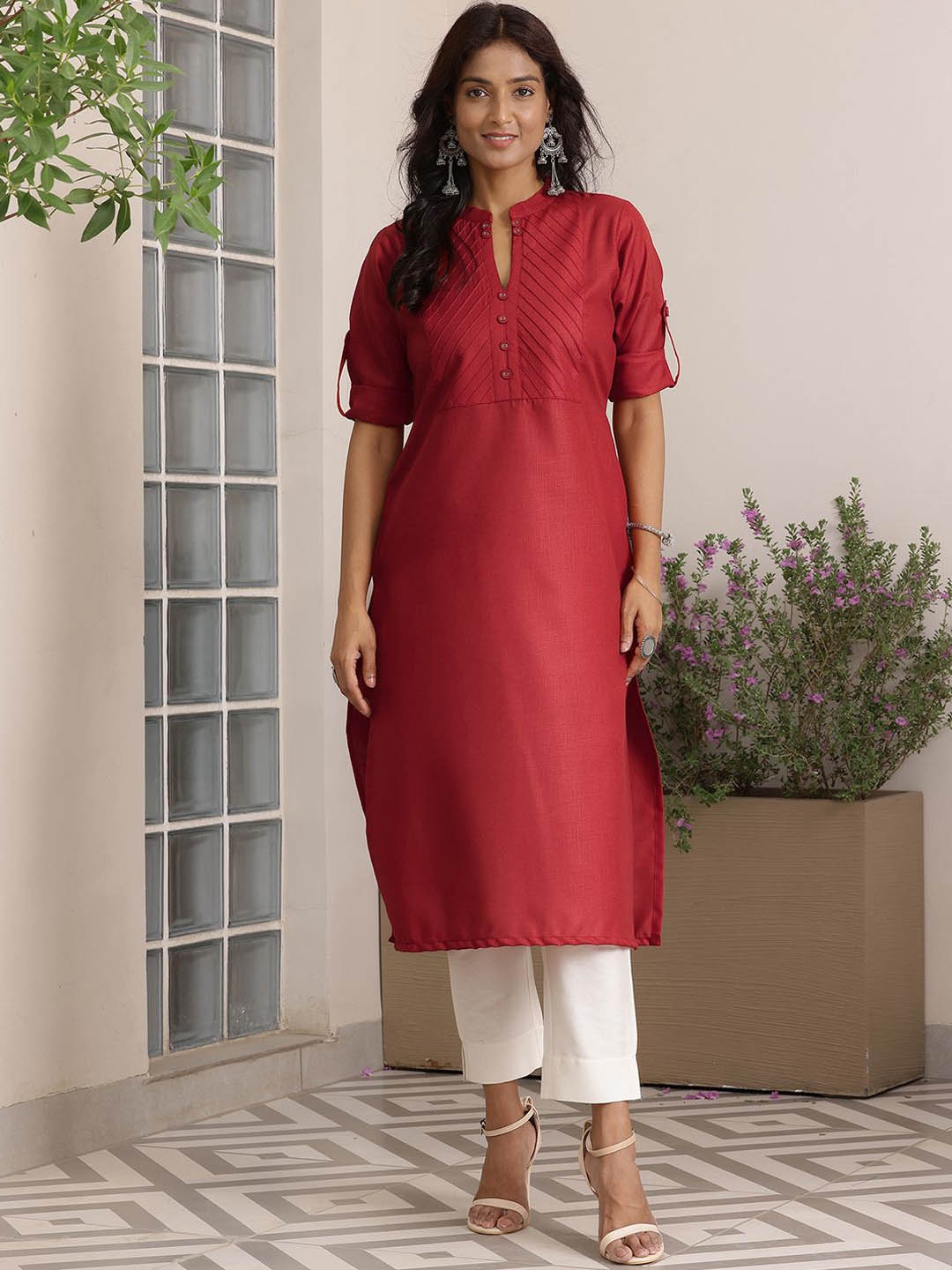 

Libas Mandarin Collar Straight Kurta, Red