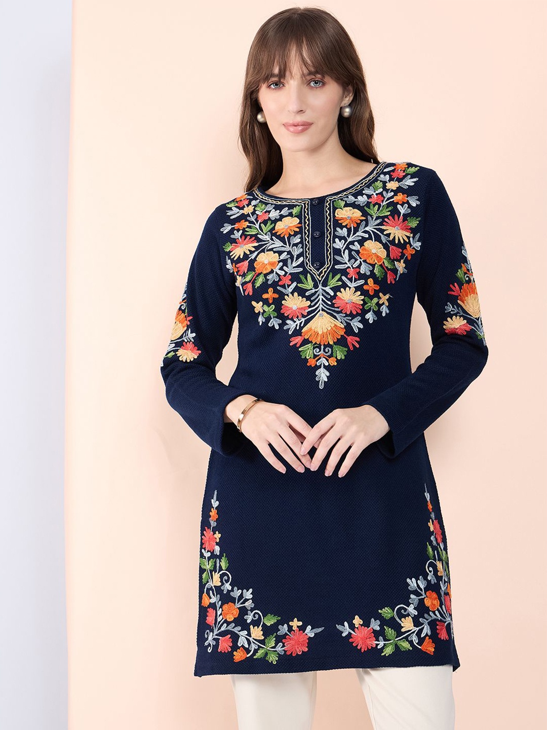 

CLAPTON Embroidered Pakistani Style Kurti, Navy blue