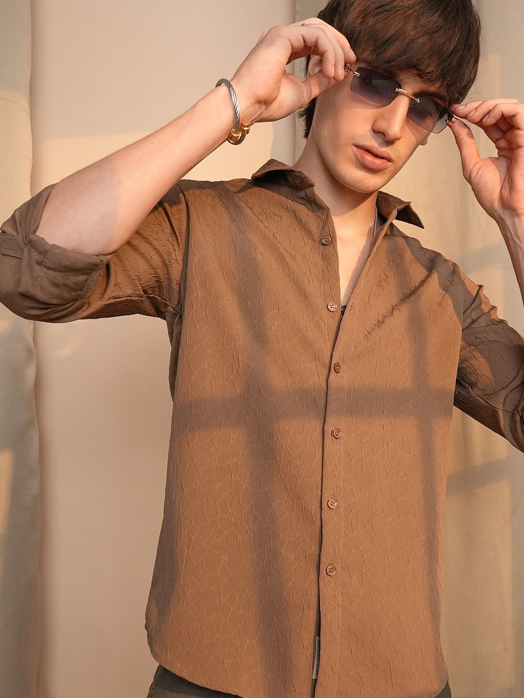 

Campus Sutra Men Comfort Spread Collar Solid Casual Shirt, Brown