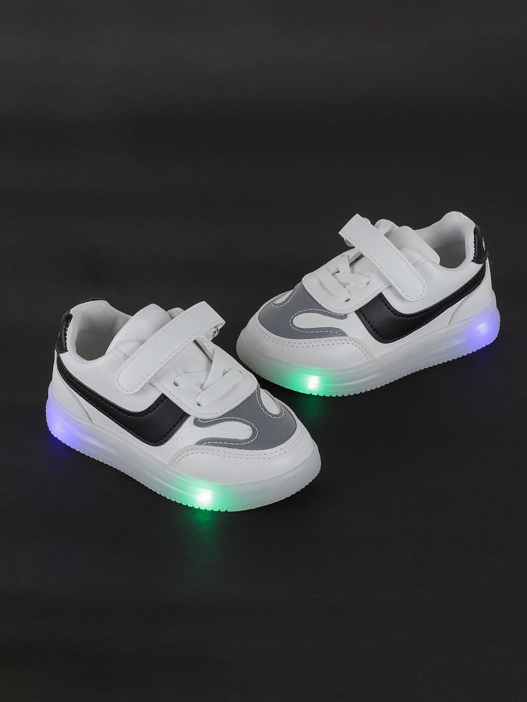 

BAESD Kids Colourblocked LED Sneakers, White