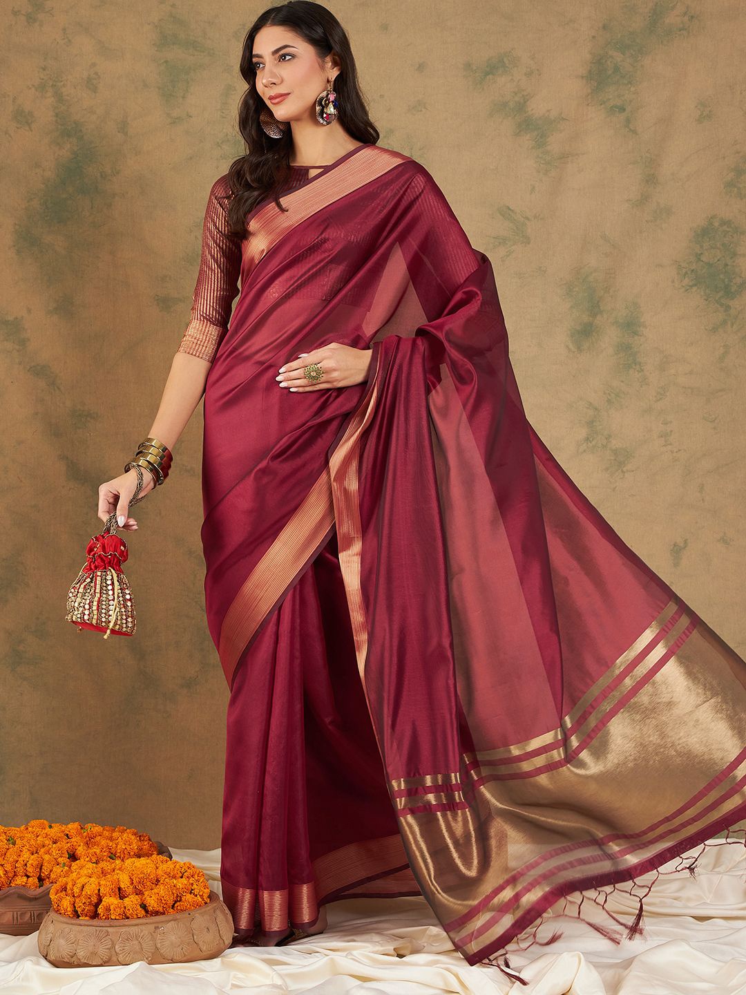 

SHADOW & SAINING Woven Design Zari Organza Banarasi Saree, Maroon