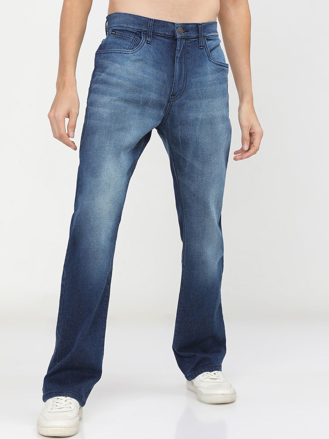

HIGHLANDER Men Bootcut Heavy Fade Stretchable Jeans, Blue