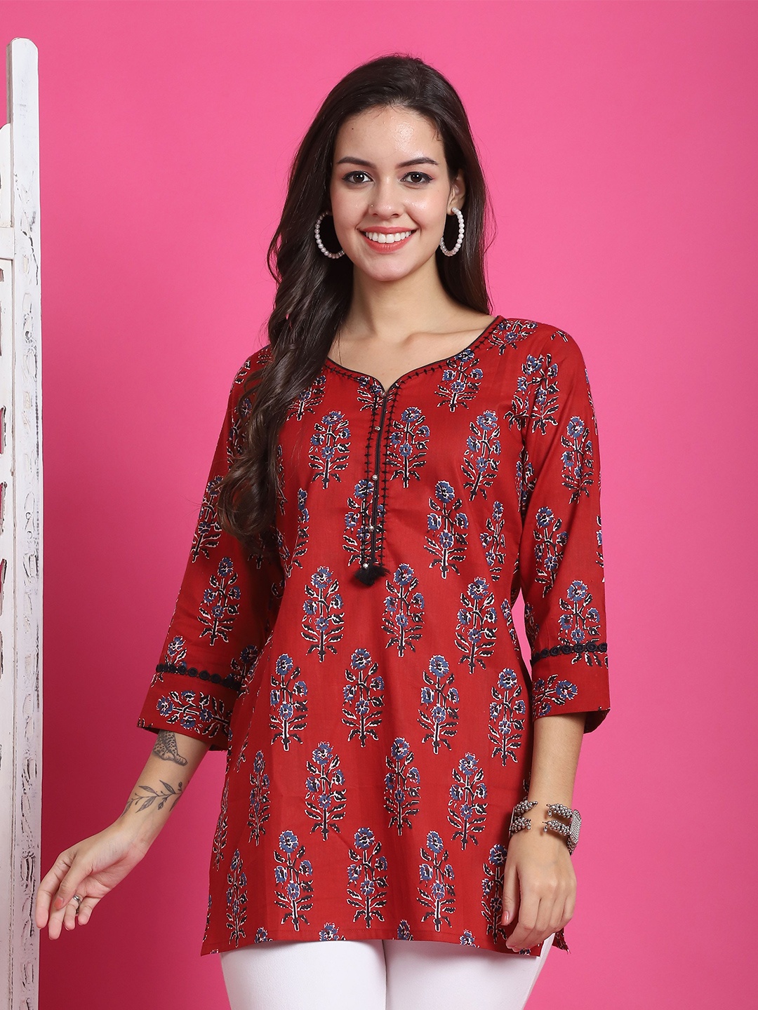 

Rajnandini Sweetheart Neck Printed Tunic, Maroon