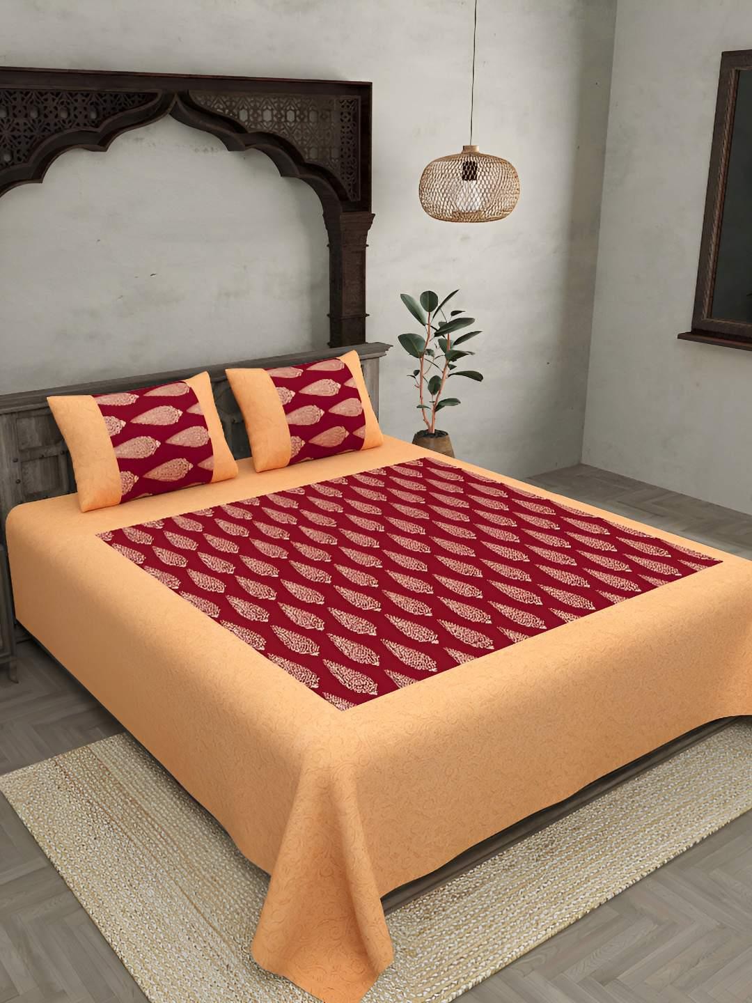 

BED-SHEET.COM Red & Orange Geometric 250 TC Cotton King Bedsheet with 2 Pillow Covers
