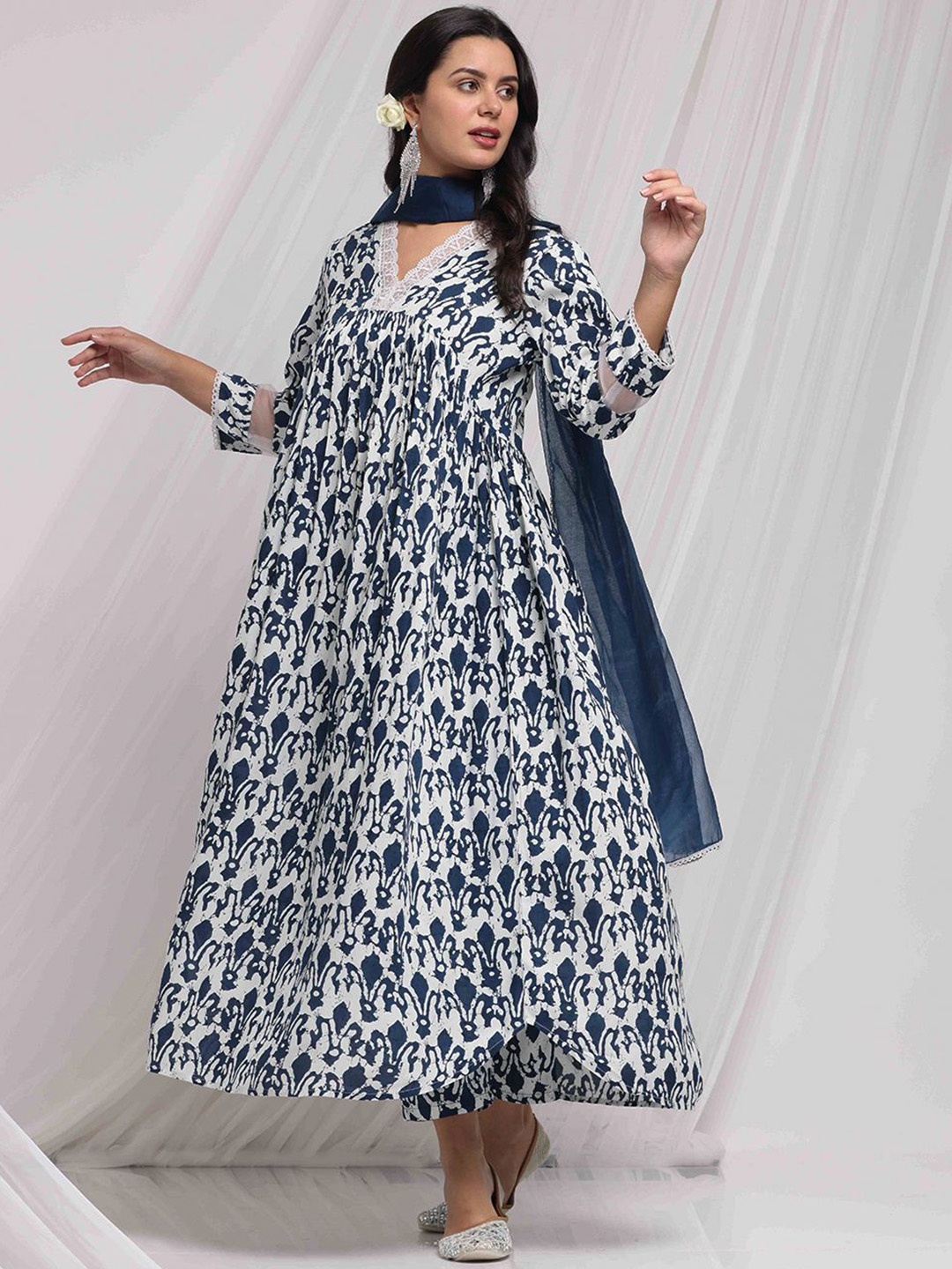 

Anouk Floral Printed Regular Thread Work A-Line Kurta with Palazzos & Dupatta, Blue