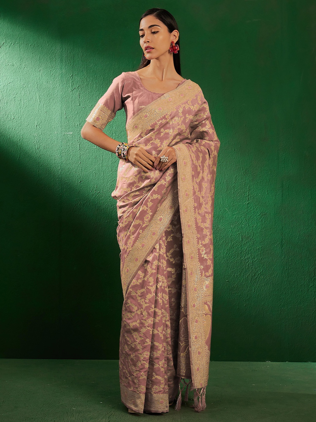 

SHADOW & SAINING Woven Design Zari Ethnic Motifs Banarasi Saree, Rose gold
