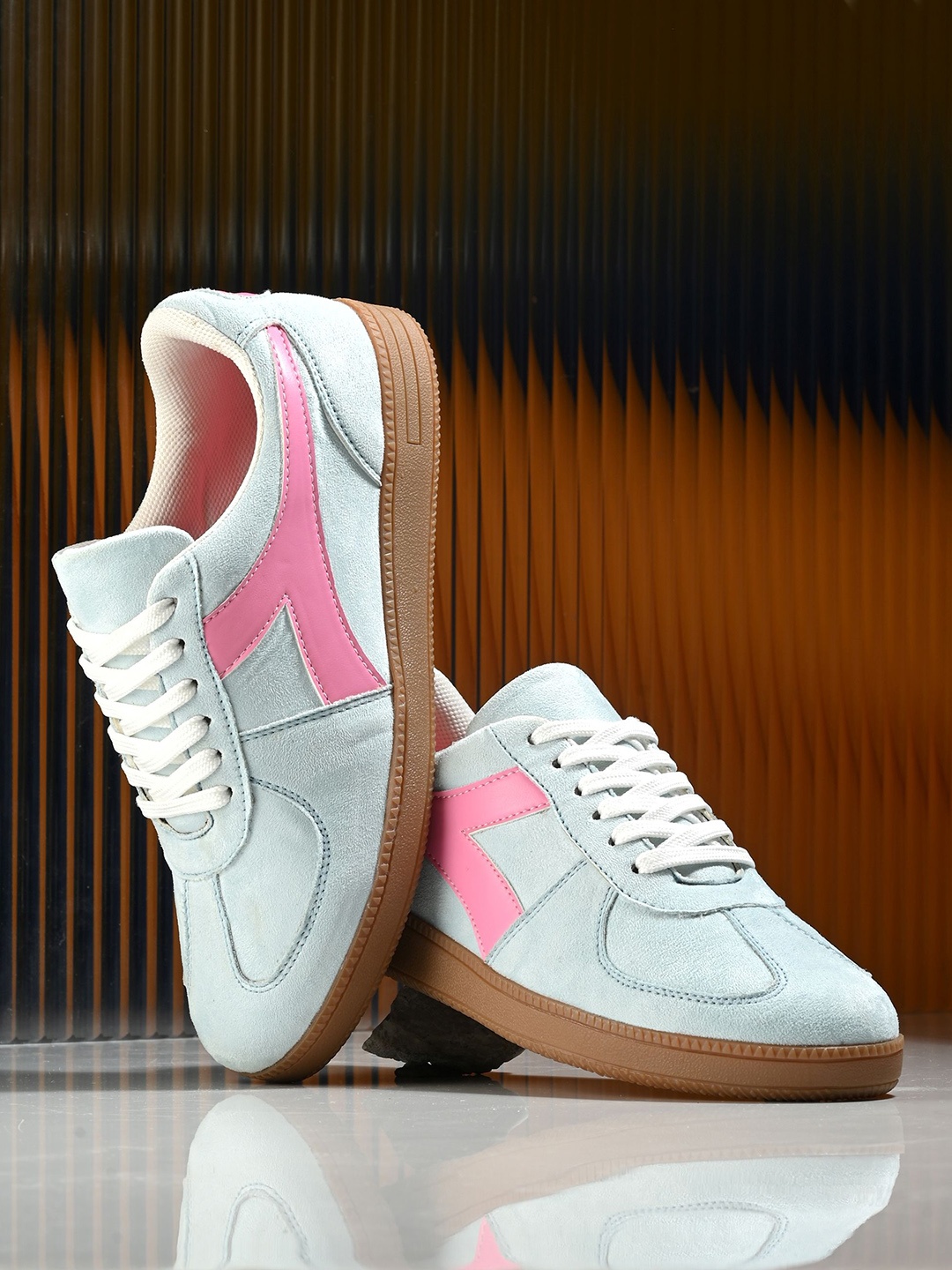 

MISEEN Women Colourblocked Sneakers, Green