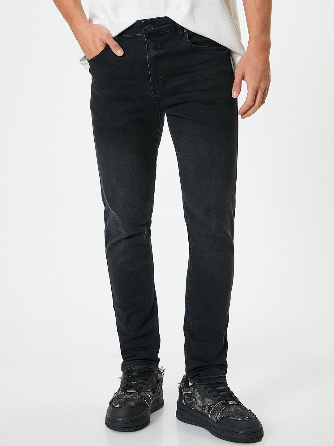 

Koton Men Slim Fit Mid Rise Jeans, Black