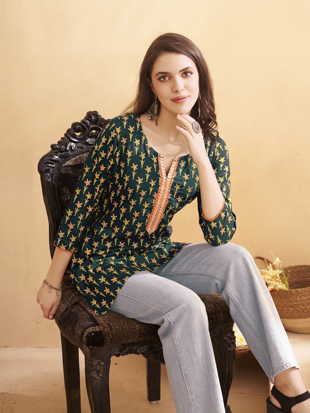 

Anouk Floral Printed Pure Cotton Kurti, Green