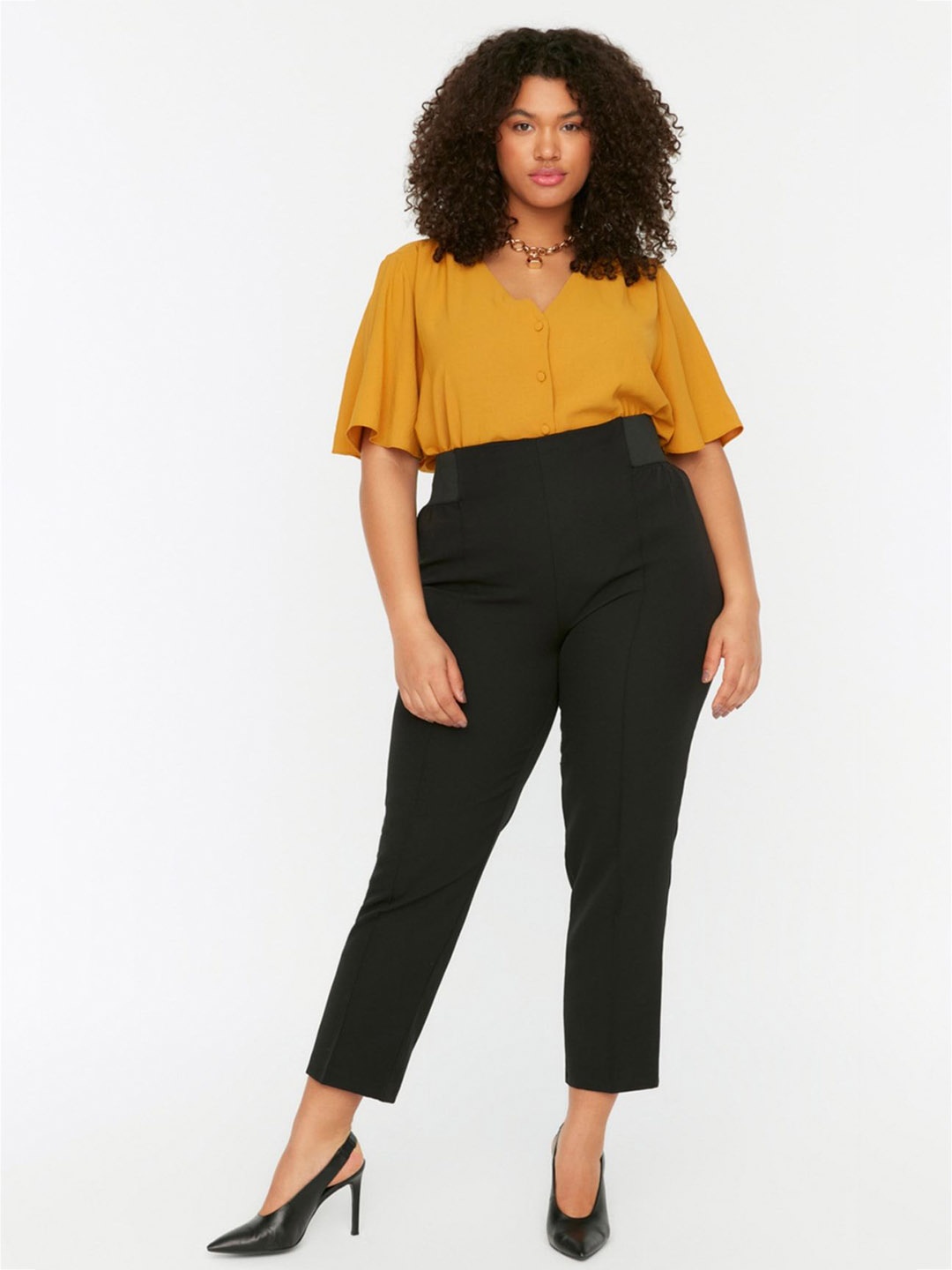 

Trendyol Women Solid Mid-Rise Regular Trousers, Black